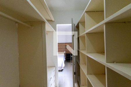 Apartamento à venda com 72m², 3 quartos e 2 vagas Apartamento à venda com 72m², 3 quartos e 2 vagasCloset