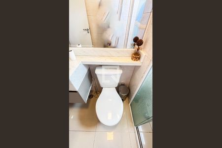 Apartamento à venda com 75m², 2 quartos e 2 vagas Apartamento à venda com 75m², 2 quartos e 2 vagasBanheiro