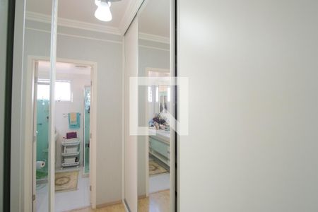 Apartamento à venda com 145m², 3 quartos e 2 vagasCloset da suíte 2
