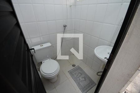 Casa à venda com 242m², 2 quartos e 2 vagasBanheiro de serviço