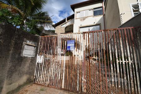 Casa à venda com 242m², 2 quartos e 2 vagasPlaca