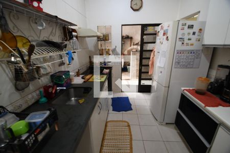 Casa à venda com 242m², 2 quartos e 2 vagasCozinha