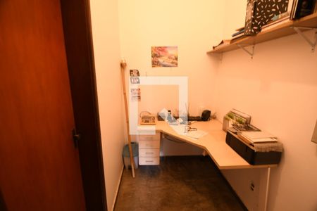 Casa à venda com 242m², 2 quartos e 2 vagasQuarto 1 - Suíte