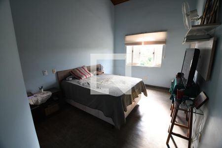 Casa à venda com 242m², 2 quartos e 2 vagasQuarto 2 - Suíte