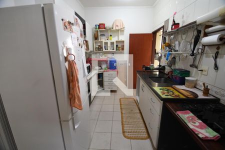 Casa à venda com 242m², 2 quartos e 2 vagasCozinha