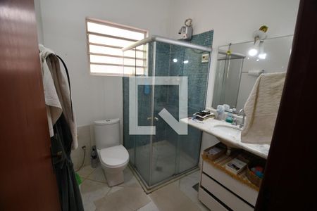 Casa à venda com 242m², 2 quartos e 2 vagasBanheiro 2