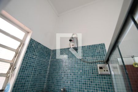 Casa à venda com 242m², 2 quartos e 2 vagasBanheiro 2