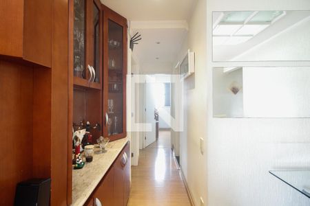 Apartamento à venda com 83m², 3 quartos e 2 vagasCorredor de Acesso aos Quartos 