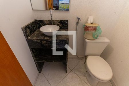 Casa à venda com 160m², 2 quartos e 4 vagas Casa à venda com 160m², 2 quartos e 4 vagasBanheiro Área externa