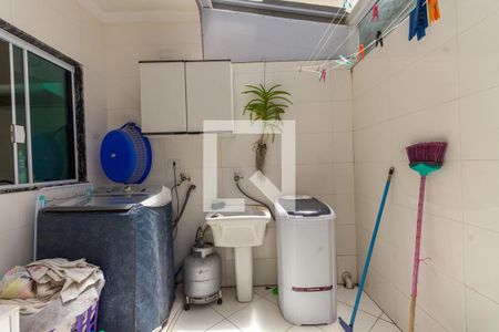 Casa à venda com 160m², 2 quartos e 4 vagas Casa à venda com 160m², 2 quartos e 4 vagaslavanderia