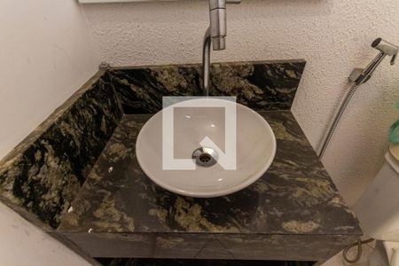 Casa à venda com 160m², 2 quartos e 4 vagas Casa à venda com 160m², 2 quartos e 4 vagasBanheiro Área externa