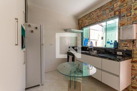 Casa à venda com 160m², 2 quartos e 4 vagas Casa à venda com 160m², 2 quartos e 4 vagasCozinha