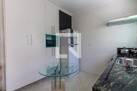 Casa à venda com 160m², 2 quartos e 4 vagas Casa à venda com 160m², 2 quartos e 4 vagasCozinha