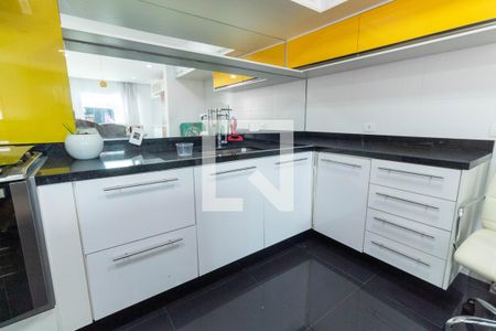 Casa para alugar com 67m², 2 quartos e 2 vagasCozinha - Armários