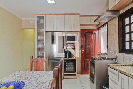 Casa à venda com 272m², 3 quartos e 2 vagasCozinha