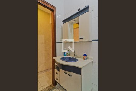 Casa à venda com 272m², 3 quartos e 2 vagasBanheiro