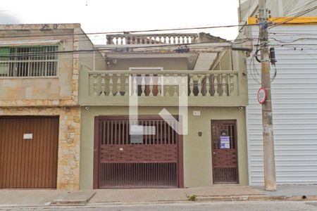 Casa à venda com 272m², 3 quartos e 2 vagasFachada + placa