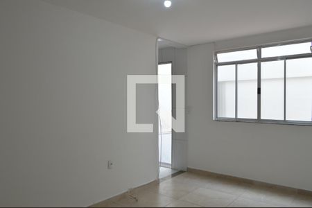 Sala de casa para alugar com 2 quartos, 80m² em Taquara, Rio de Janeiro