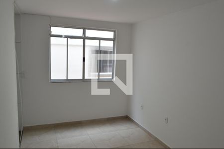 Sala  de casa para alugar com 2 quartos, 80m² em Taquara, Rio de Janeiro