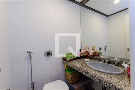 Apartamento à venda com 216m², 3 quartos e 2 vagas Apartamento à venda com 216m², 3 quartos e 2 vagasLavabo