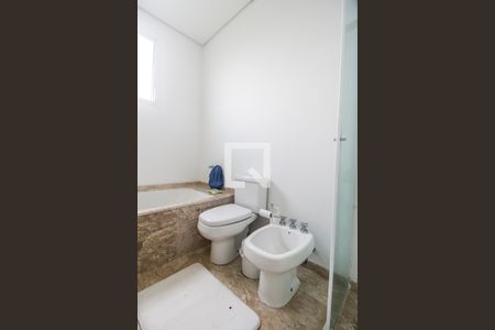 Apartamento à venda com 367m², 4 quartos e 4 vagasBanheiro da Suíte 1