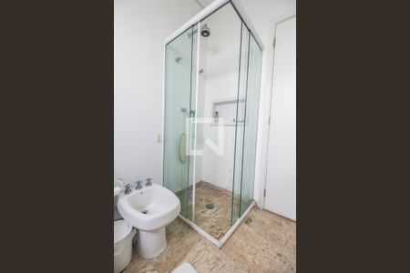 Apartamento à venda com 367m², 4 quartos e 4 vagasBanheiro da Suíte 1