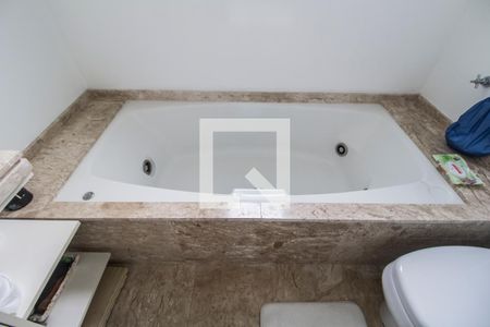 Apartamento à venda com 367m², 4 quartos e 4 vagasDetalhe do Banheiro da Suite