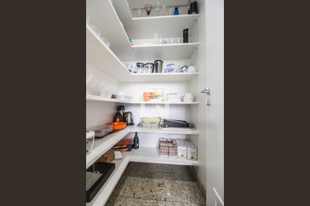 Apartamento à venda com 367m², 4 quartos e 4 vagasDespensa