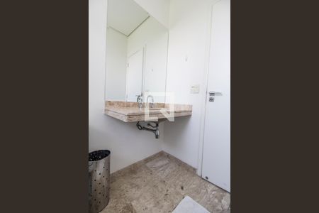 Apartamento à venda com 367m², 4 quartos e 4 vagasBanheiro da Suíte 4