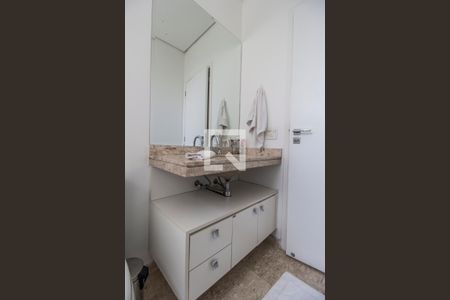 Apartamento à venda com 367m², 4 quartos e 4 vagasBanheiro da Suíte 3