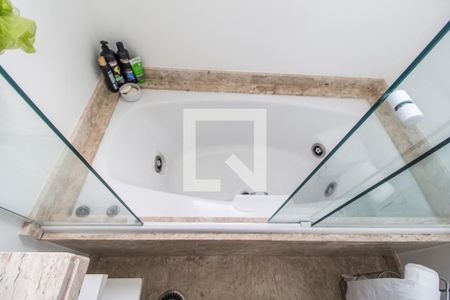 Apartamento à venda com 367m², 4 quartos e 4 vagasBanheiro da Suíte 2