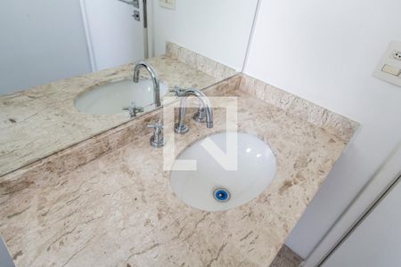 Apartamento à venda com 367m², 4 quartos e 4 vagasDetalhe do Banheiro da Suite