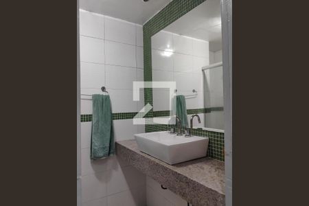 Apartamento à venda com 83m², 3 quartos e 1 vaga Apartamento à venda com 83m², 3 quartos e 1 vagaBanheiro social