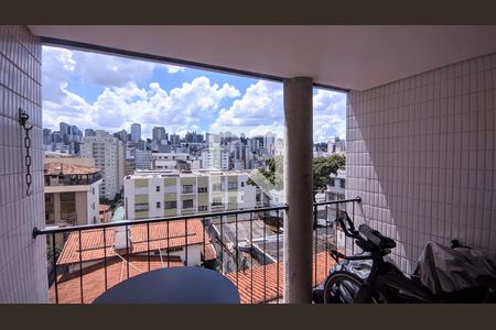 Apartamento à venda com 113m², 2 quartos e sem vagaVaranda