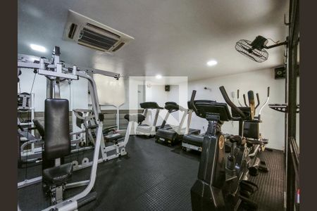 Apartamento à venda com 179m², 4 quartos e 1 vaga Apartamento à venda com 179m², 4 quartos e 1 vagaÁrea comum - Academia