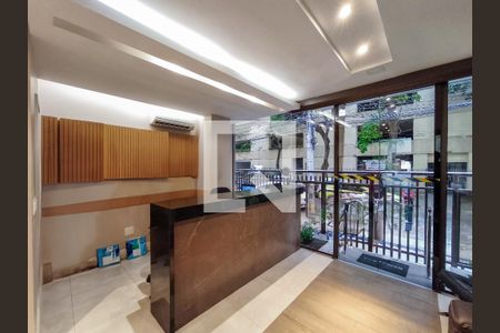 Apartamento à venda com 179m², 4 quartos e 1 vaga Apartamento à venda com 179m², 4 quartos e 1 vagaFachada e portaria