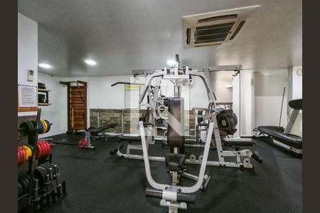 Apartamento à venda com 179m², 4 quartos e 1 vaga Apartamento à venda com 179m², 4 quartos e 1 vagaÁrea comum - Academia