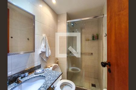 Apartamento à venda com 179m², 4 quartos e 1 vaga Apartamento à venda com 179m², 4 quartos e 1 vagaBanheiro 2