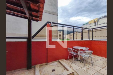 Apartamento à venda com 179m², 4 quartos e 1 vaga Apartamento à venda com 179m², 4 quartos e 1 vagaTerraço