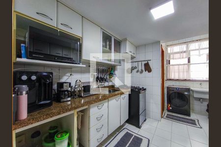 Apartamento à venda com 179m², 4 quartos e 1 vaga Apartamento à venda com 179m², 4 quartos e 1 vagaCozinha e Área de Serviço