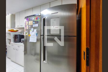 Apartamento à venda com 179m², 4 quartos e 1 vaga Apartamento à venda com 179m², 4 quartos e 1 vagaCozinha e Área de Serviço