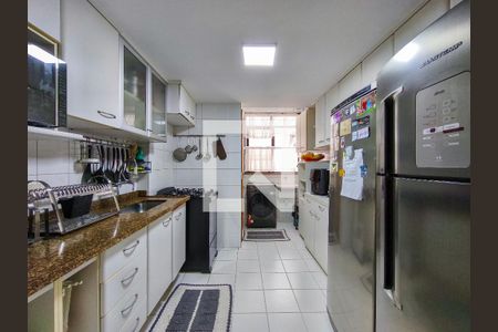 Apartamento à venda com 179m², 4 quartos e 1 vaga Apartamento à venda com 179m², 4 quartos e 1 vagaCozinha e Área de Serviço