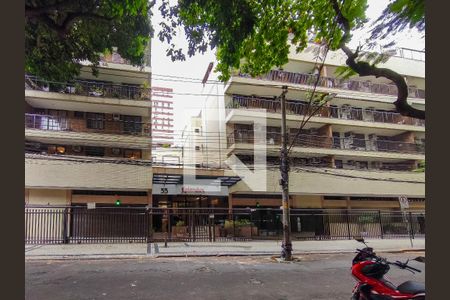 Apartamento à venda com 179m², 4 quartos e 1 vaga Apartamento à venda com 179m², 4 quartos e 1 vagaFachada e portaria