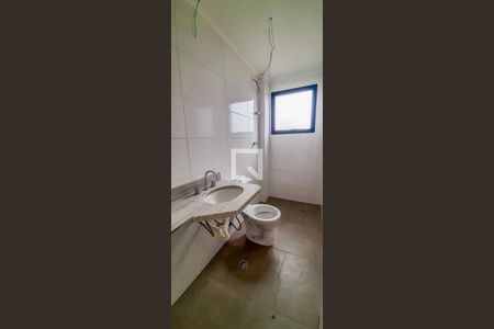 Apartamento à venda com 82m², 2 quartos e 2 vagas Apartamento à venda com 82m², 2 quartos e 2 vagasBanheiro de Serviço