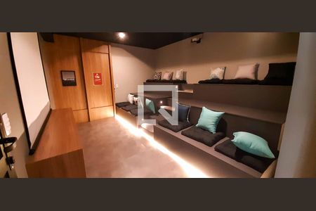 Apartamento à venda com 82m², 2 quartos e 2 vagas Apartamento à venda com 82m², 2 quartos e 2 vagasSala de Cinema
