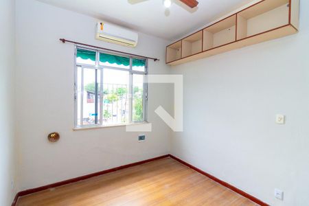 Quarto 1 de apartamento para alugar com 2 quartos, 61m² em Vila Valqueire, Rio de Janeiro