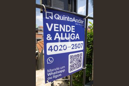 Fachada - placa instalada de casa para alugar com 2 quartos, 50m² em Vila Bruna, São Paulo