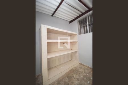 Quintal - Detalhe de casa para alugar com 2 quartos, 50m² em Vila Bruna, São Paulo