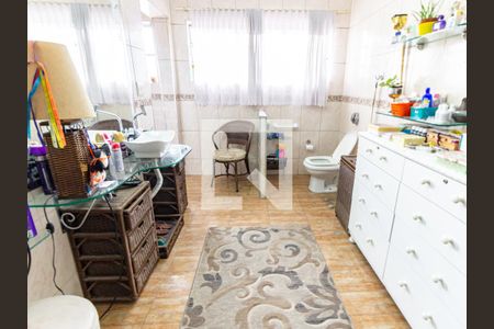 Casa à venda com 565m², 3 quartos e 6 vagasBanheiro da Suíte 1