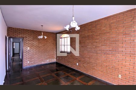 Casa à venda com 320m², 6 quartos e 4 vagas Casa à venda com 320m², 6 quartos e 4 vagasSala 2 Andar